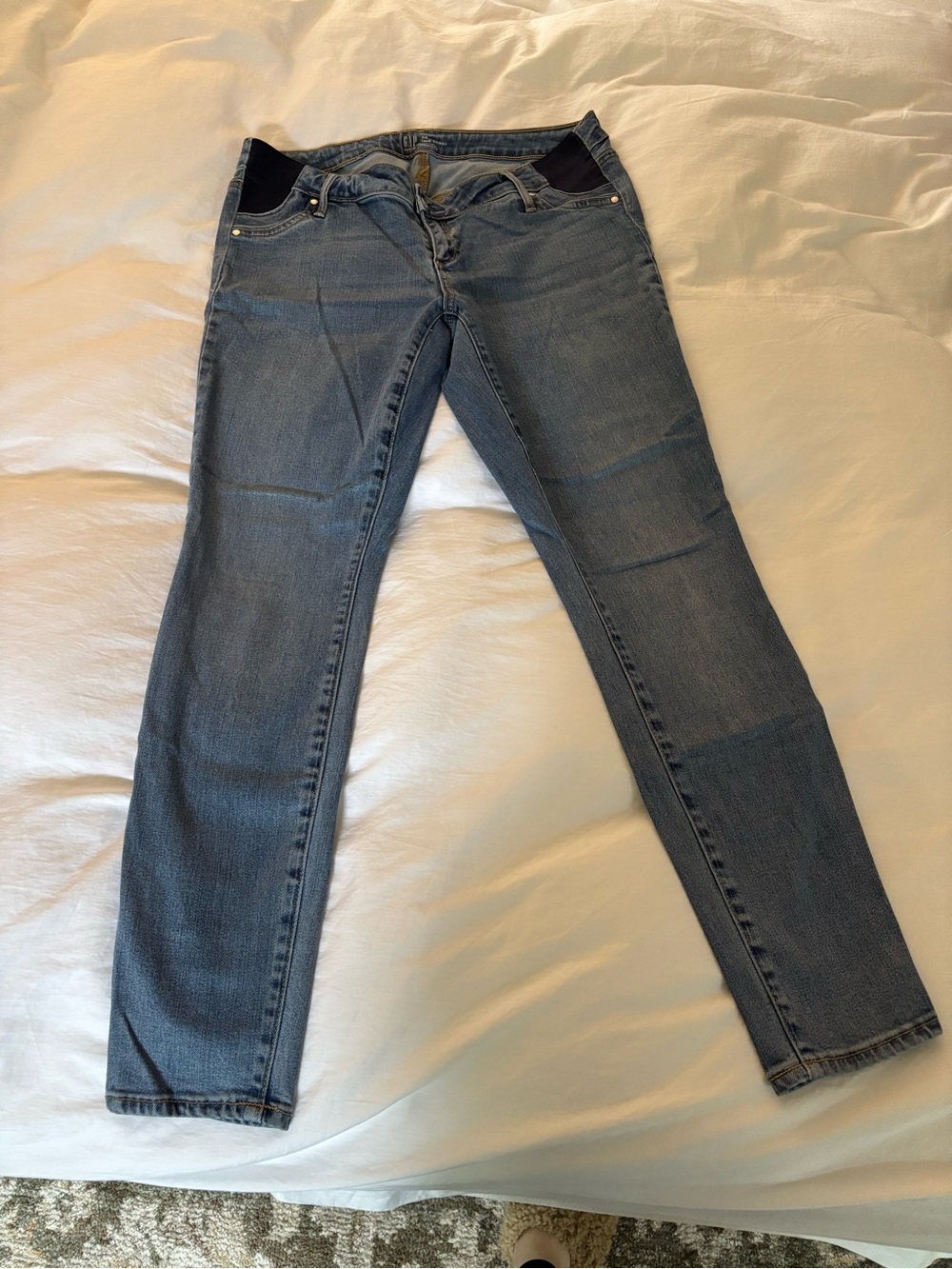 GAP Women’s Maternity Medium Blue Skinny Jeans